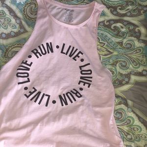 Cute workout tank 🌸
